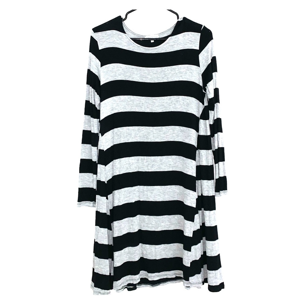 Loose fitting striped dress